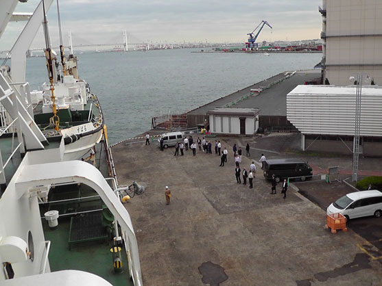 2013年10月17日　作業が終わり、横浜港へ戻りました。