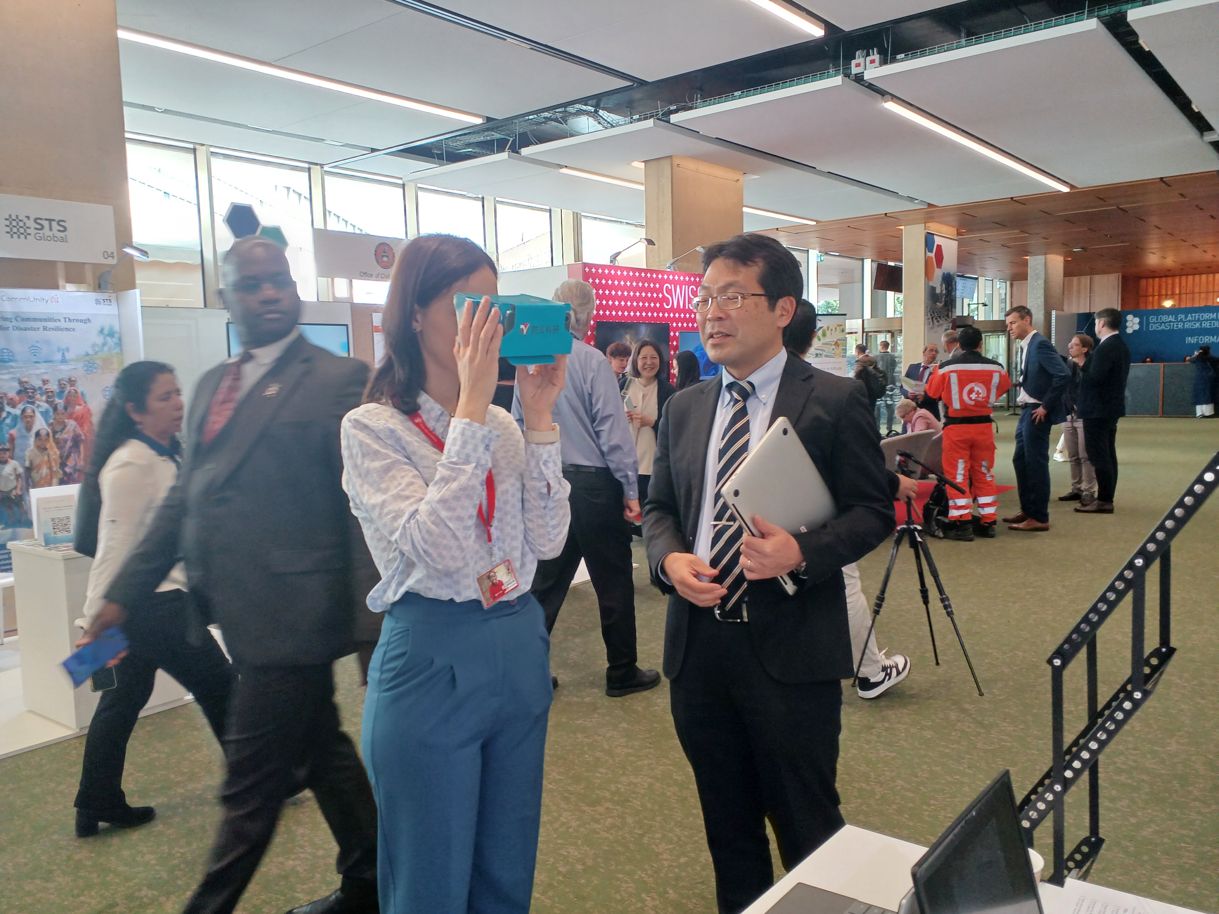 Visitor experiencing E-Defense’s seismic shaking via VR