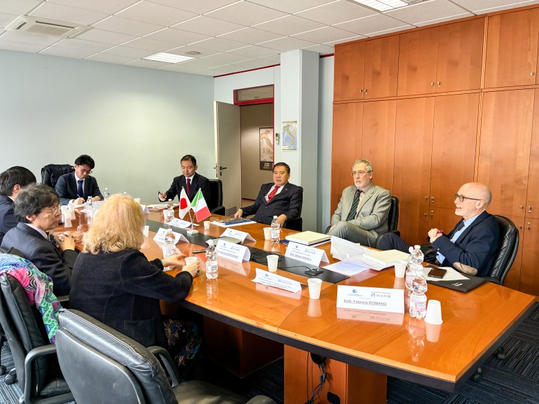 Discussion on the potential research collaboration