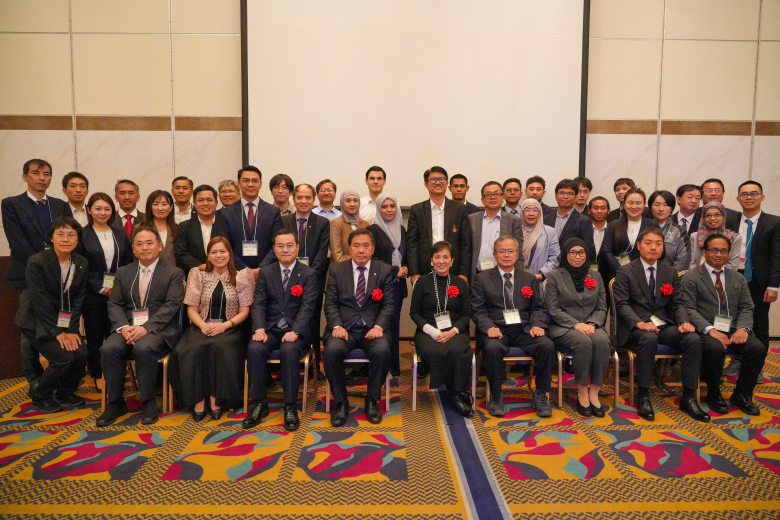 Participants of the ASEAN–Japan Workshop on Compound Geohazards gathered at the venue in Tsukuba.