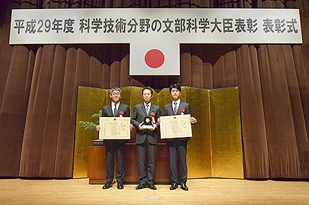 臼田裕一郎総合防災情報センター長(社会防災システム研究部門副部門長兼務)、田口仁客員研究員(内閣府政策統括官(防災担当)付参事官(地方・訓練担当)付参事官補佐)、李泰榮主任研究員の3名